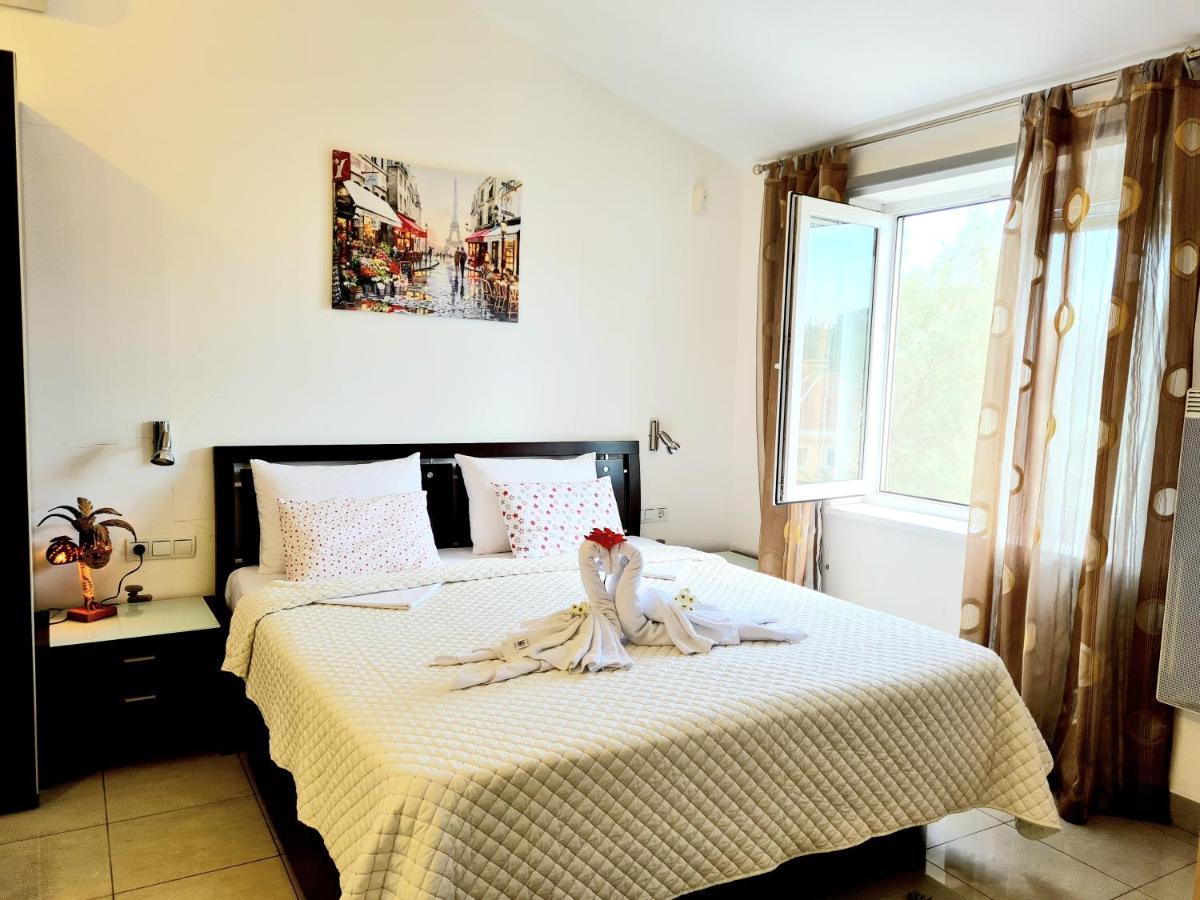 Olive Garden Apartment Petrovac エクステリア 写真